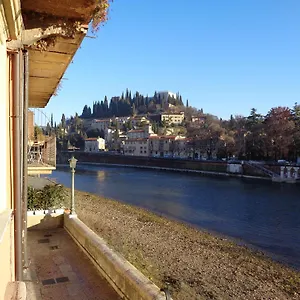 Bed & Breakfast Sottoriva36, Verona
