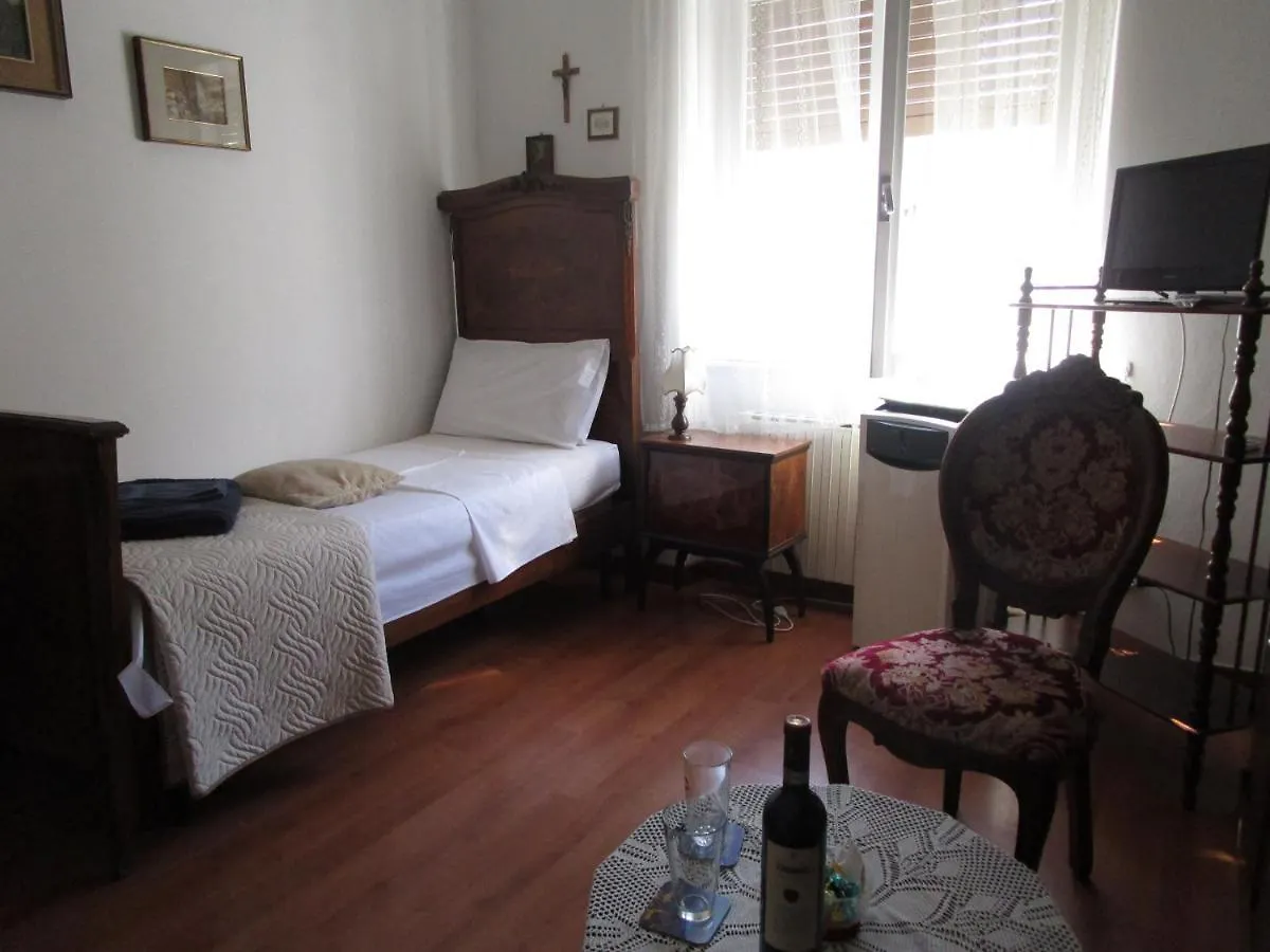 B&B Maddalena Di San Zeno Verona 0*,  Italien